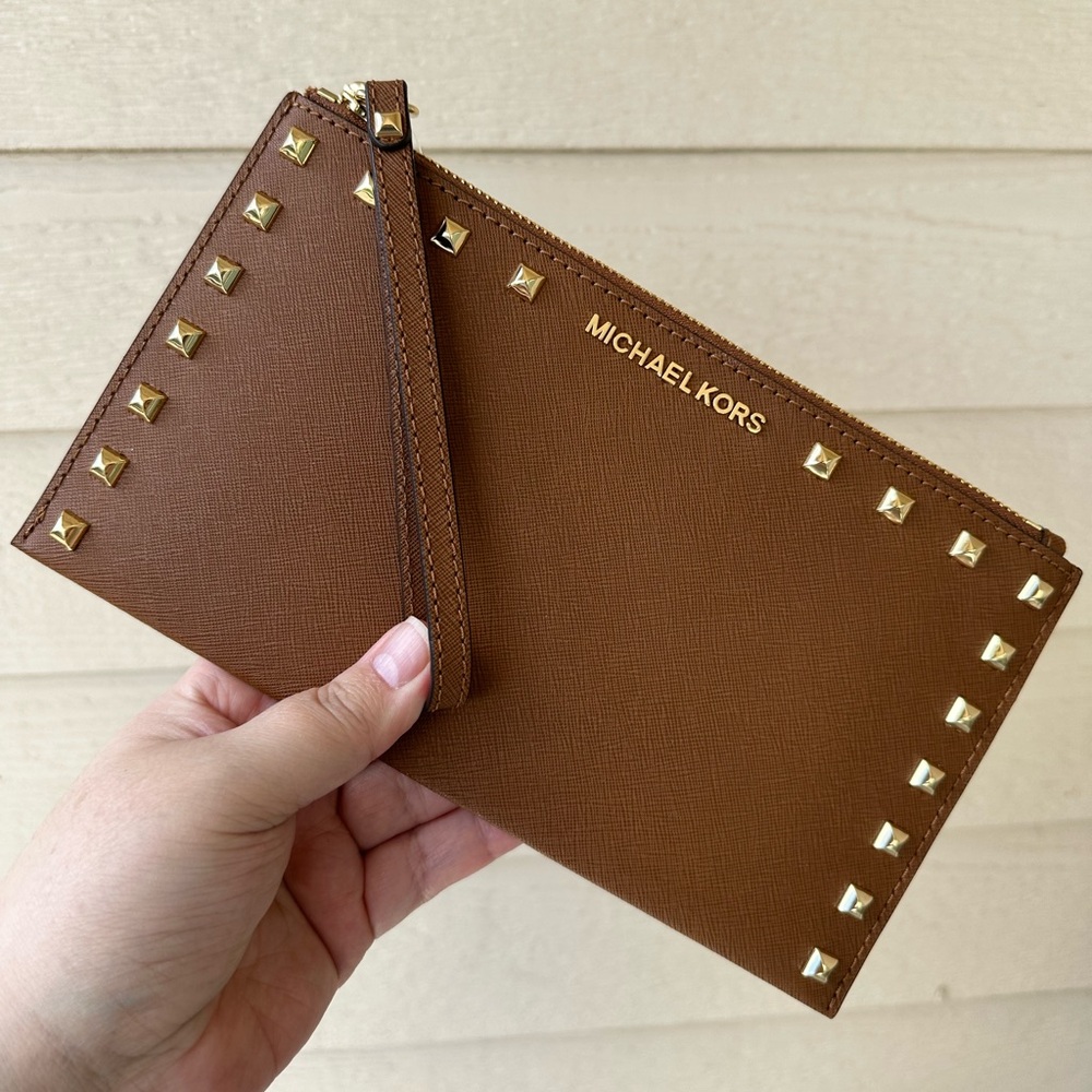 NWT MICHAEL Michael Kors Large Zip Clutch